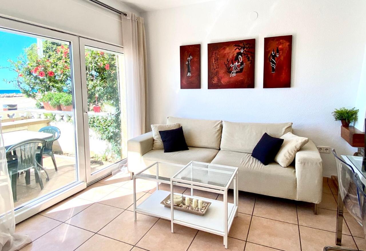 House In Front Of The Beach With Sea View Cambrils Eksteriør billede